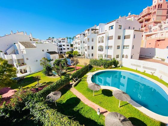 Foto 1 de Pis en venda a calle La Duquesa de 3 habitacions amb terrassa i piscina