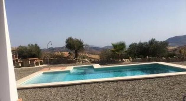 Foto 2 de Venta de chalet en Álora de 3 habitaciones con piscina