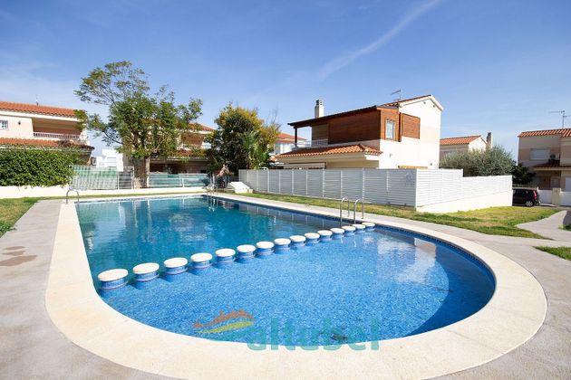 Foto 1 de Xalet en venda a vía Po Polígono de 3 habitacions amb terrassa i piscina