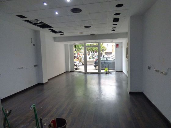 Foto 1 de Alquiler de local en Zona Plaza Xúquer de 87 m²
