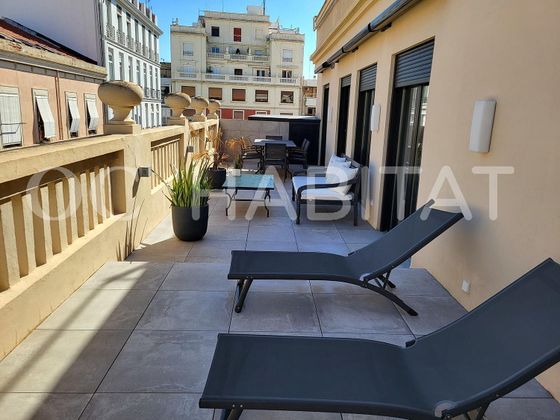 Foto 1 de Alquiler de piso en calle De Sant Martí de 2 habitaciones con terraza y muebles