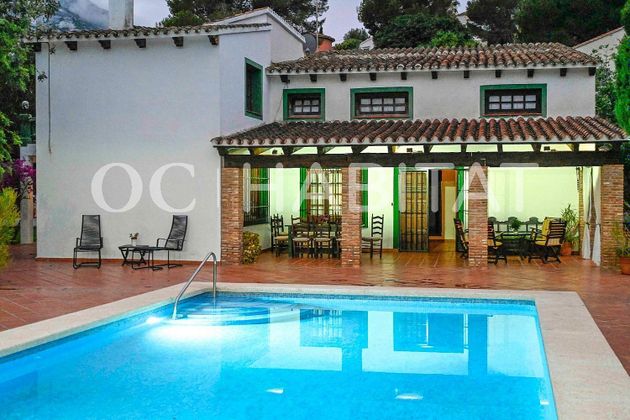 Foto 2 de Xalet en venda a El Montgó de 9 habitacions amb terrassa i piscina
