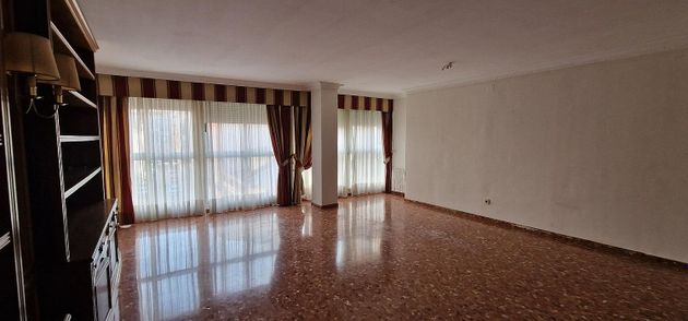 Foto 1 de Venta de piso en Centro - Castellón de la Plana de 3 habitaciones con calefacción y ascensor