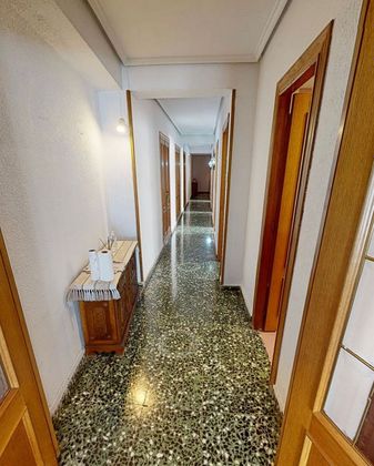 Foto 2 de Piso en venta en Nou Moles de 3 habitaciones con ascensor