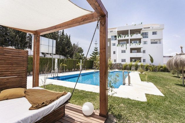 Foto 1 de Piso en venta en Nueva Andalucía centro de 1 habitación con terraza y piscina