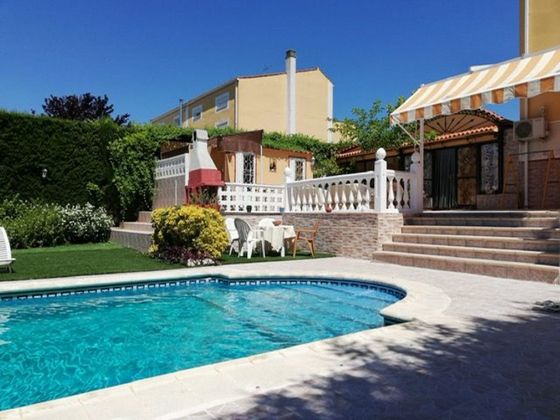 Foto 1 de Xalet en venda a calle Ruperto Chapi de 6 habitacions amb terrassa i piscina