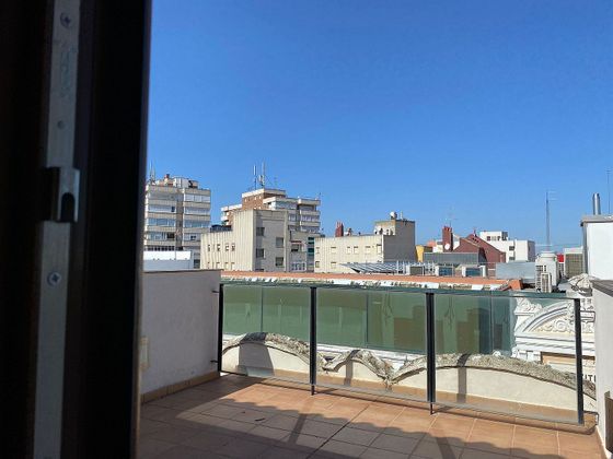 Foto 1 de Àtic en venda a calle Obispo San Juan de Ribera de 4 habitacions amb terrassa i balcó