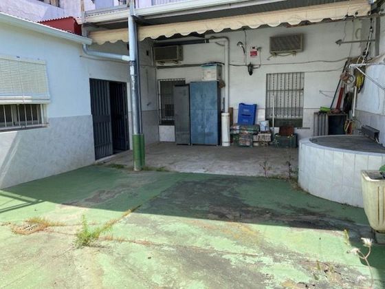 Foto 1 de Venta de casa en avenida Manuel Saavedra Martínez de 7 habitaciones con terraza y garaje
