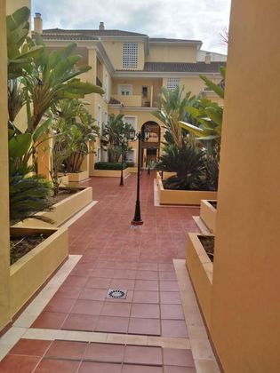 Foto 1 de Venta de piso en San Enrique-Guadiaro-Pueblo Nuevo de 3 habitaciones con terraza y piscina