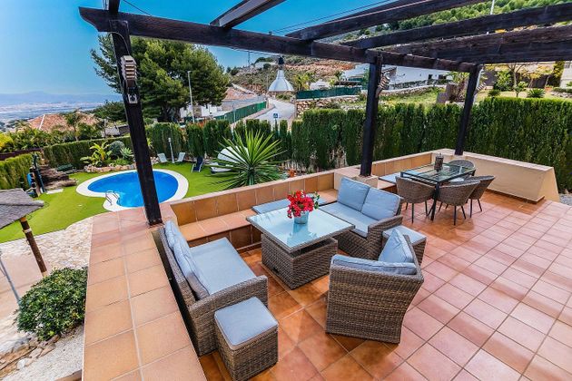Foto 2 de Chalet en venta en Pinos de Alhaurín - Periferia de 5 habitaciones con terraza y piscina
