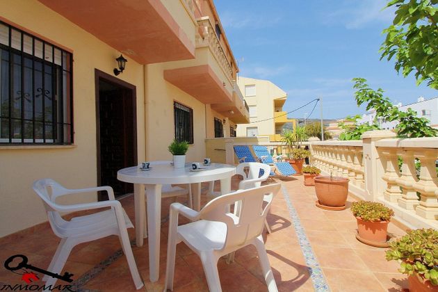 Foto 2 de Casa adossada en venda a calle De Màlaga de 6 habitacions amb terrassa i garatge