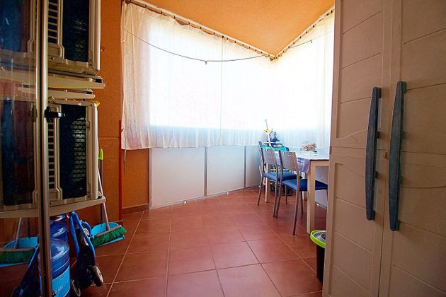 Foto 2 de Pis en venda a avenida Columbretes de 2 habitacions amb terrassa i piscina