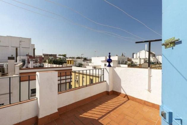 Foto 1 de Casa adossada en venda a San Gil de 4 habitacions amb terrassa i balcó