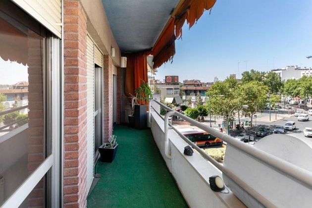 Foto 2 de Venta de piso en Nervión de 4 habitaciones con terraza y garaje