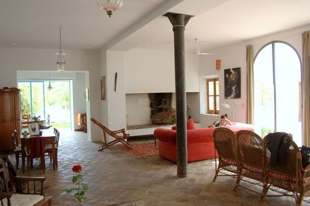 Foto 1 de Casa adossada en venda a calle Trascampanario de 6 habitacions amb terrassa i piscina