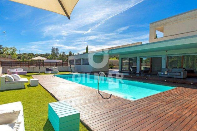 Foto 2 de Alquiler de chalet en Guillena de 5 habitaciones con terraza y piscina
