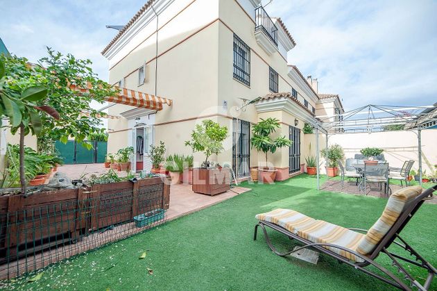 Foto 1 de Casa en venda a Barrio Alto de 4 habitacions amb garatge i jardí