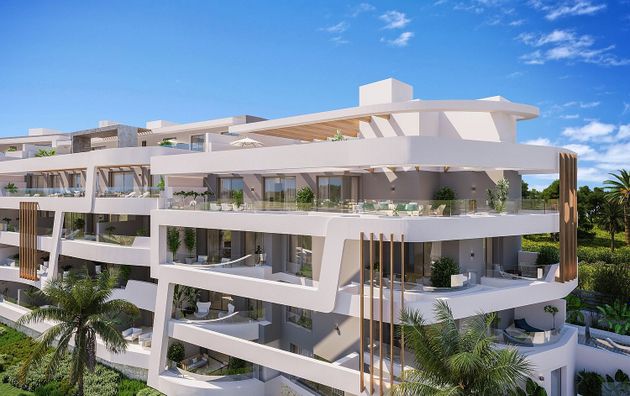 Foto 2 de Pis en venda a Guadalmina de 2 habitacions amb terrassa i piscina