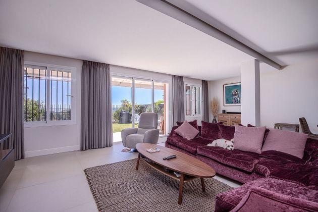 Foto 2 de Casa adossada en venda a Los Monteros - Bahía de Marbella de 5 habitacions amb terrassa i piscina