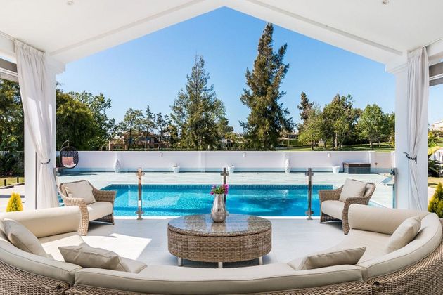 Foto 1 de Xalet en venda a Guadalmina de 4 habitacions amb terrassa i piscina