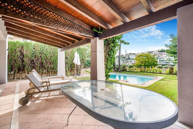 Foto 1 de Xalet en venda a Paraíso - Atalaya- Benamara de 5 habitacions amb terrassa i piscina