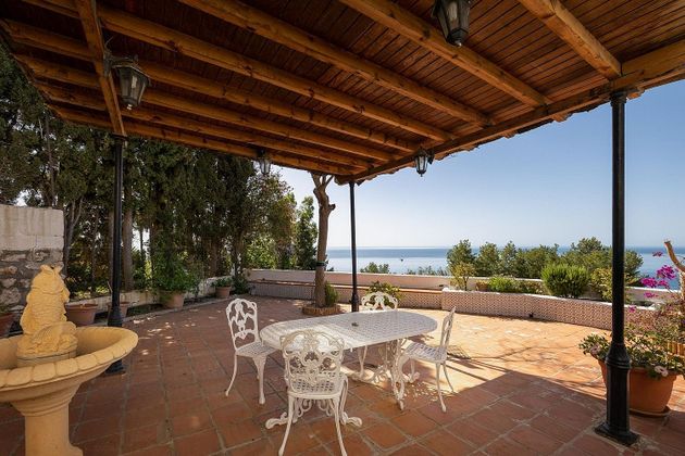 Foto 2 de Xalet en venda a Salobreña de 6 habitacions amb terrassa i piscina