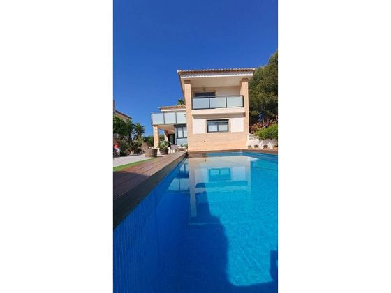 Foto 1 de Casa en venta en La Cañada de 4 habitaciones con terraza y piscina