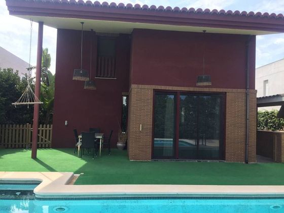 Foto 1 de Xalet en lloguer a La Cañada de 4 habitacions amb terrassa i piscina