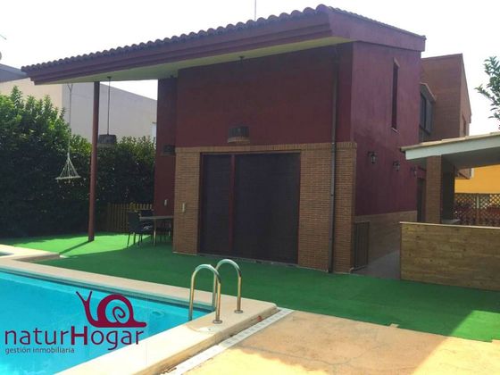 Foto 2 de Xalet en lloguer a La Cañada de 4 habitacions amb terrassa i piscina
