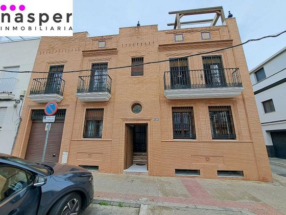 Foto 1 de Casa en venda a Nervión de 9 habitacions amb terrassa i garatge