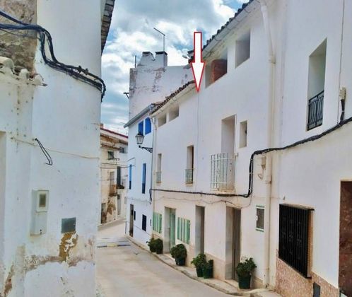 Foto 2 de Casa en venda a calle Calvario de 6 habitacions amb terrassa i balcó