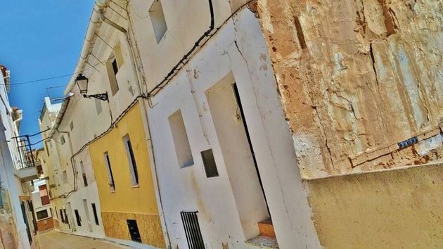 Foto 2 de Venta de casa en calle Gibraltar de 3 habitaciones y 200 m²