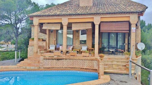 Foto 1 de Chalet en venta en avenida Pic Àguila Pau de 4 habitaciones con terraza y piscina