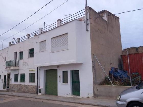 Foto 1 de Casa en venda a Calles de 3 habitacions amb terrassa i garatge