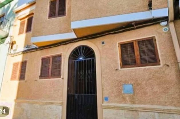 Foto 2 de Casa adosada en venta en avenida De la Magdalena de 5 habitaciones con garaje y aire acondicionado