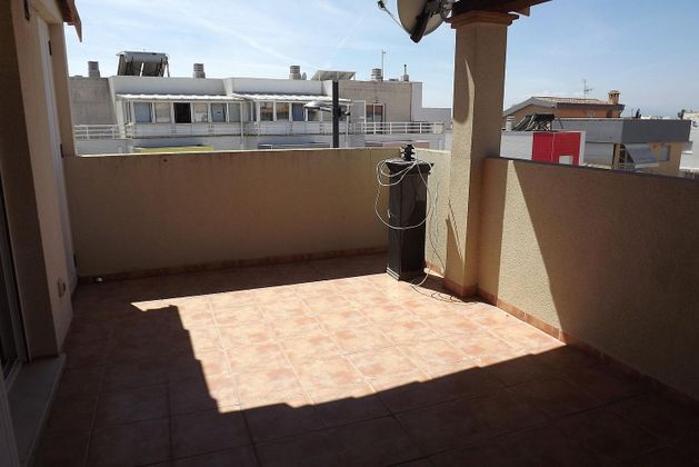 Foto 2 de Casa adossada en venda a Playa de Almazora-Ben Afeli de 3 habitacions amb terrassa i piscina