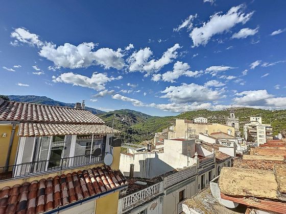 Foto 1 de Venta de casa en Lucena del Cid de 3 habitaciones con terraza y balcón