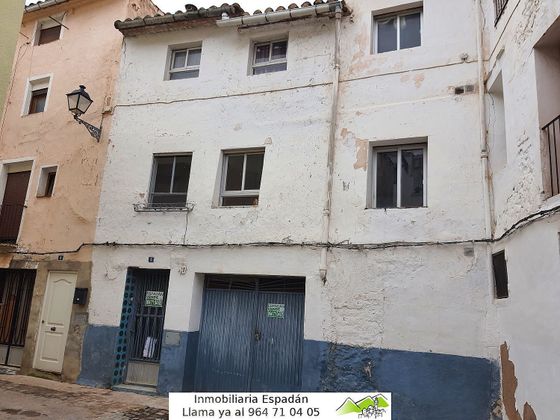 Foto 1 de Casa adossada en venda a Segorbe de 8 habitacions amb terrassa