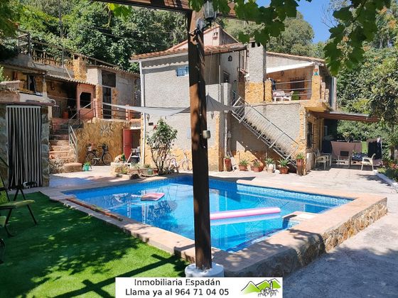 Foto 2 de Chalet en venta en Navajas de 6 habitaciones con terraza y piscina