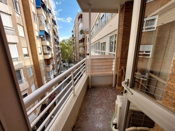 Foto 1 de Pis en venda a Centro - Murcia de 4 habitacions amb terrassa i balcó