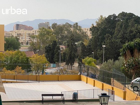 Foto 1 de Dúplex en venda a Carlos Haya de 3 habitacions amb terrassa i piscina