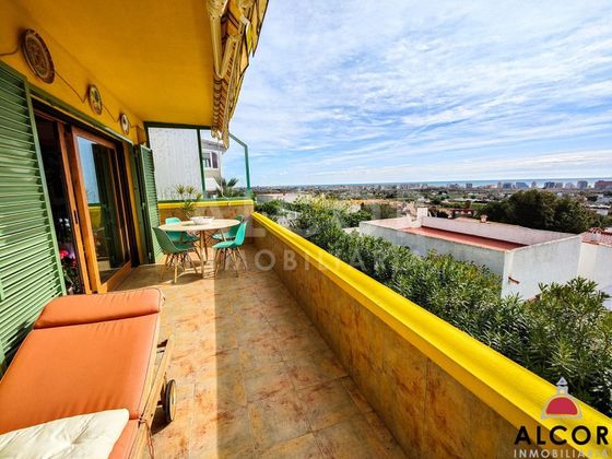 Foto 1 de Chalet en venta en Las Atalayas - Urmi - Cerro Mar de 3 habitaciones con terraza y jardín