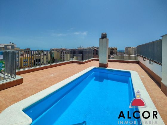 Foto 2 de Venta de ático en Zona Port de 3 habitaciones con terraza y piscina