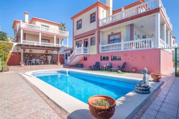 Foto 1 de Chalet en venta en El Faro de Calaburra - Chaparral de 5 habitaciones con terraza y piscina