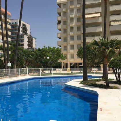 Foto 1 de Pis en venda a Torrequebrada de 3 habitacions amb terrassa i piscina