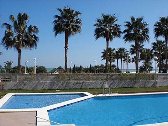 Foto 1 de Piso en venta en edificio Marina Mondrián de 2 habitaciones con terraza y piscina