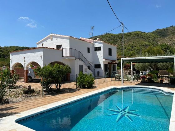 Foto 1 de Xalet en venda a calle De la Sierra de 6 habitacions amb terrassa i piscina