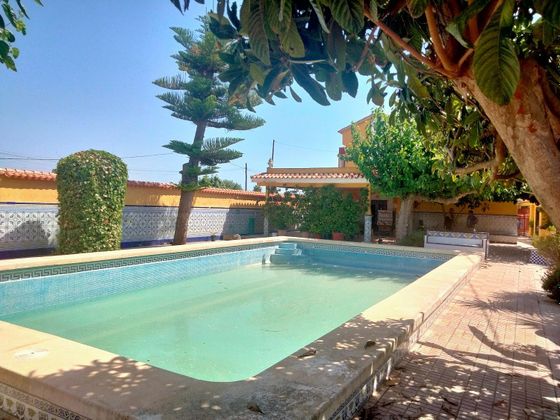 Foto 1 de Xalet en venda a El Grao de 6 habitacions amb terrassa i piscina