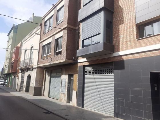Foto 1 de Casa adossada en venda a Camino de Onda - Salesianos - Centro de 4 habitacions amb terrassa i garatge