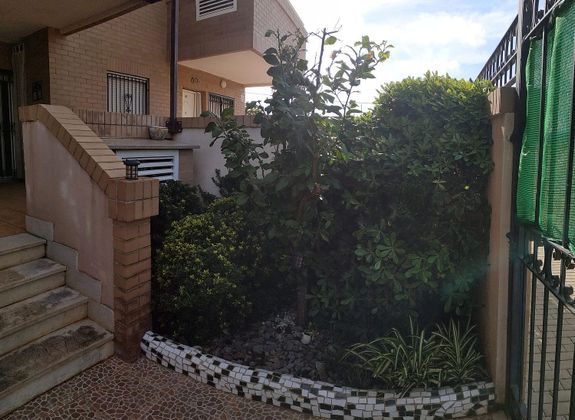 Foto 2 de Piso en venta en calle Jardines del Mar de 2 habitaciones con terraza y piscina